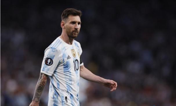 云南省迪庆州委机要和保密局总工程师农布主动投案